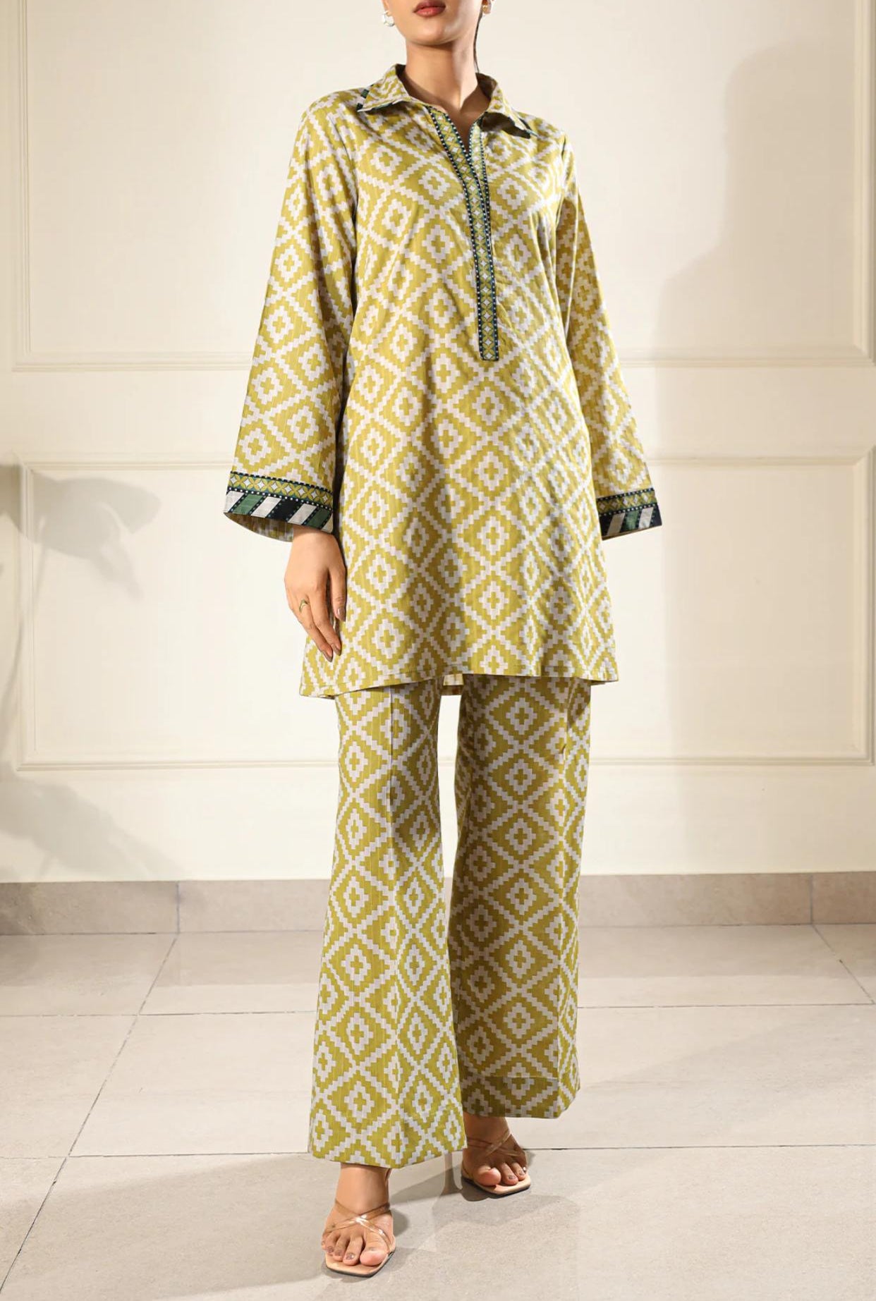 saya (printed lawn stitched 2 piece)